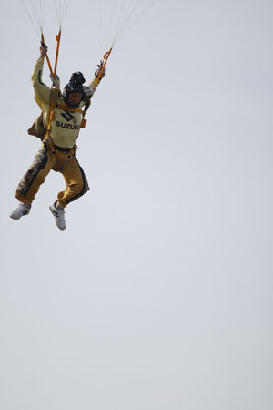 Hawaii08_SkyDiving_200