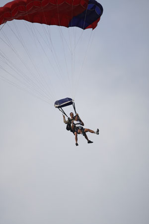 Hawaii08_SkyDiving_302