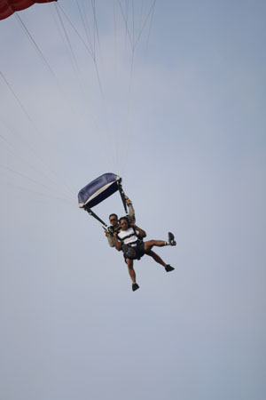 Hawaii08_SkyDiving_311