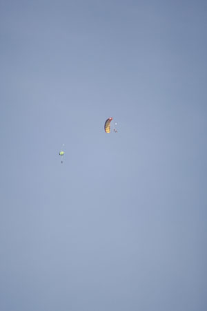 Hawaii08_SkyDiving_420