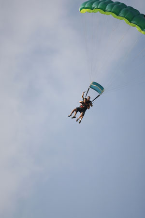 Hawaii08_SkyDiving_620