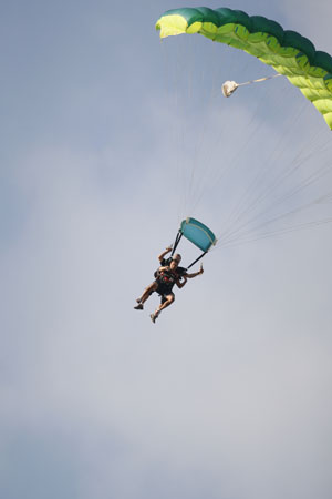 Hawaii08_SkyDiving_624