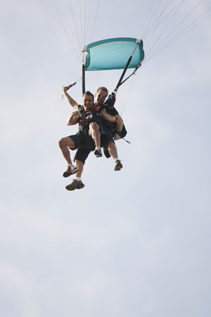 Hawaii08_SkyDiving_640